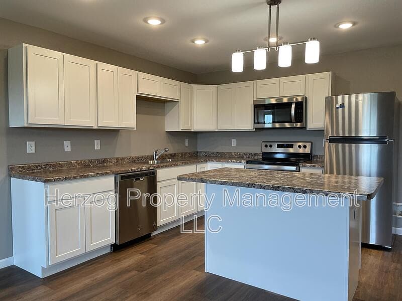 1st image of 1011 30th St NW APT 122