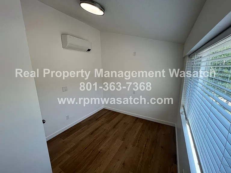 1388 Country Ln — Photo 32