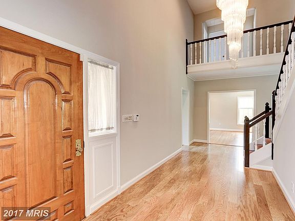 3rd image of 9817 Glenolden Dr