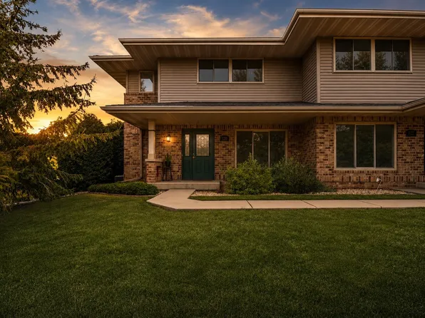 120 Meadowside Dr, Verona, WI 53593