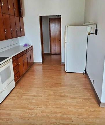 4th image of 209 W High St #1