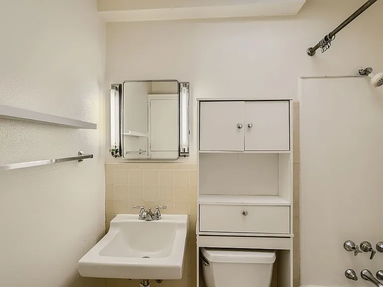 2015 43rd Ave E #2 — Photo 9