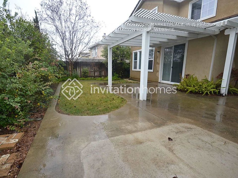 2nd image of 2948 Shoreline Cir