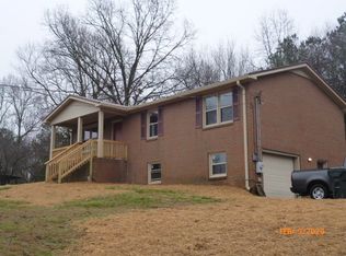 1018 Garton Rd, Burns, TN 37029