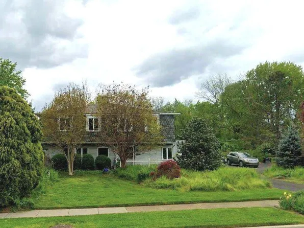 313 Trenton Rd, Fairless Hills, PA 19030
