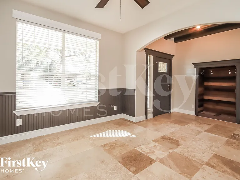 8306 White Willow Ln — Photo 2