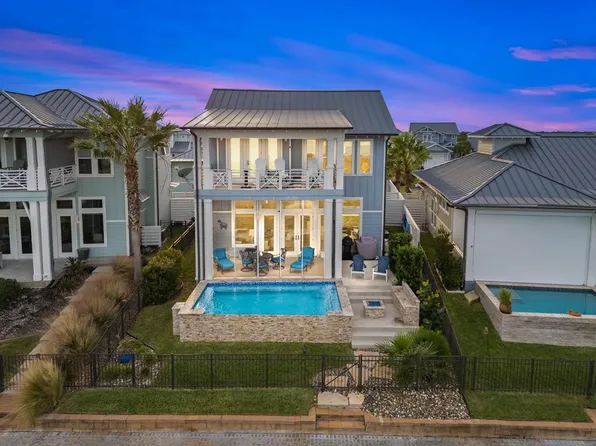 122 Reserve Ln, Rockport, TX 78382