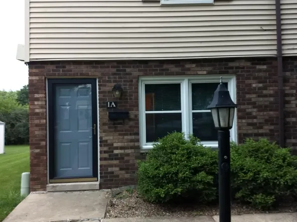 1934 Canterbury Dr APT 1A, Washington, IL 61571