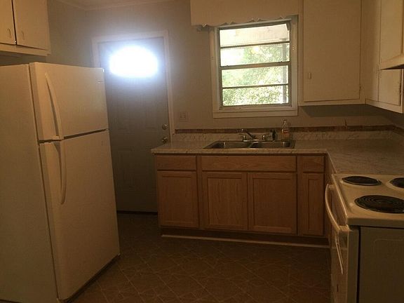 Kitchen and back door to the porch