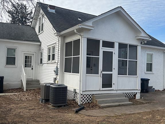 4th image of 2511 Charles St