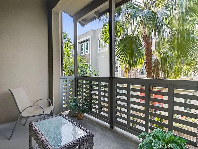 985 Doheny Way — Photo 13