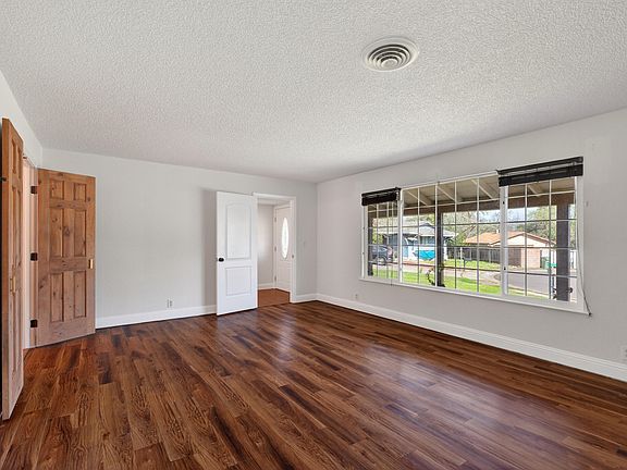 4th image of 4160 Travona Ct