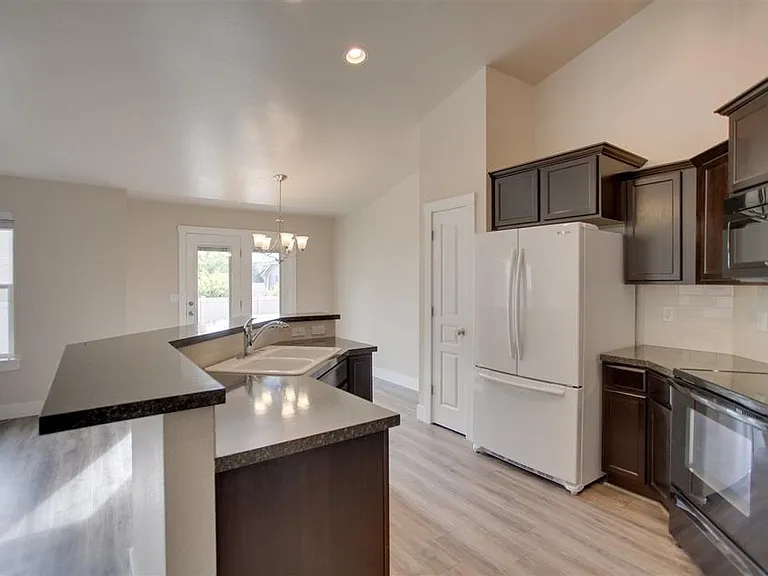 3694 S Veneto Ave — Photo 15