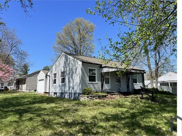 10425 Presley Dr, Saint Louis, MO 63137