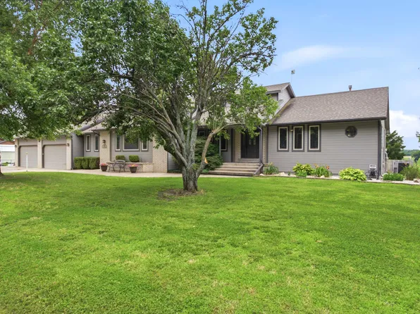 405 Riverview St, Douglass, KS 67039