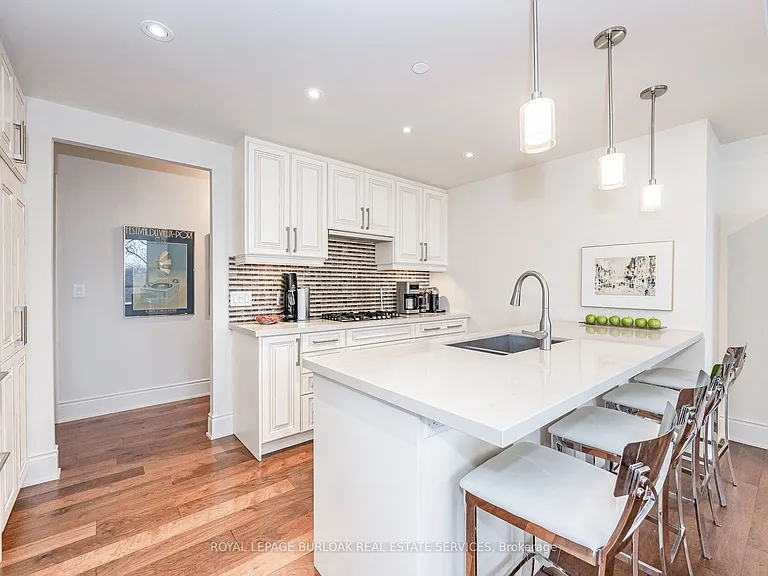 3500 Lakeshore Rd W #503 — Photo 6