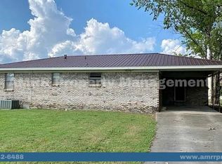 141 W Main St, Gentry, AR 72734