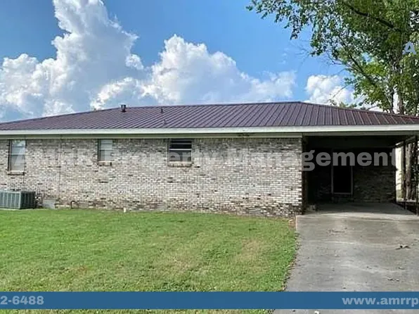 141 W Main St, Gentry, AR 72734