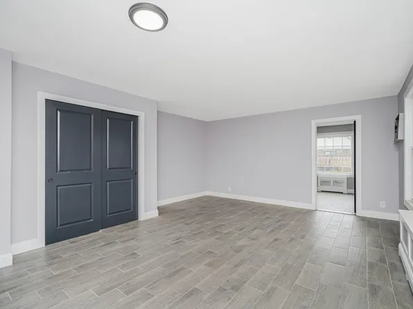 200 Bay 7th Street image 5 of 49