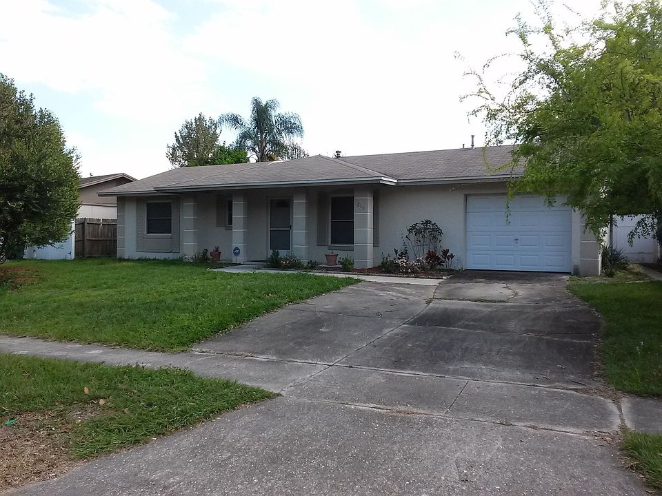 1st image of 215 N Alderwood St