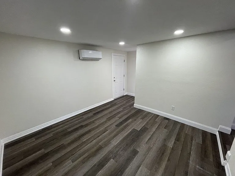 617 Lakehurst St — Photo 10