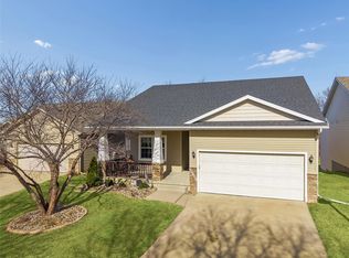 10103 N Glenstone Ct, Johnston, IA 50131