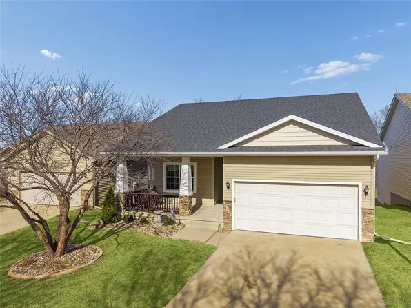 10103 N Glenstone Ct, Johnston, IA 50131