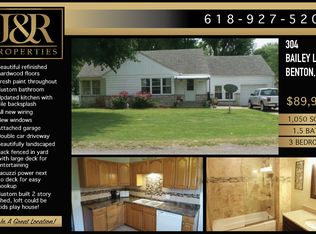 304 Bailey Ln, Benton, IL 62812