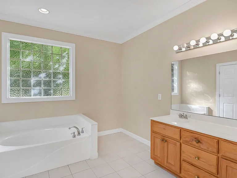 108 Hastings Point Dr — Photo 23