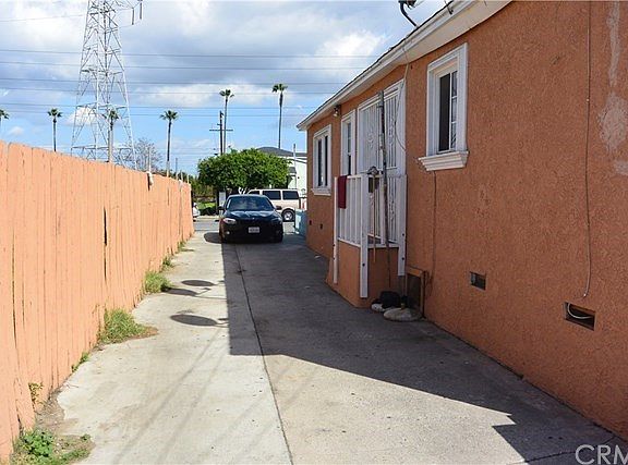 5th image of 9625 Parmelee Ave