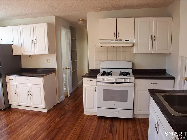 81 Longfellow Ave #2 — Photo 4
