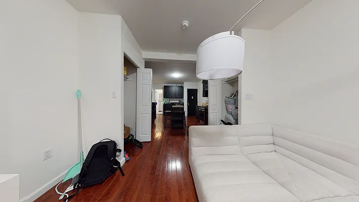 Rented by Bond New York | media 13