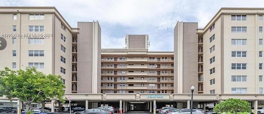 1st image of 1811 Jefferson St APT 210