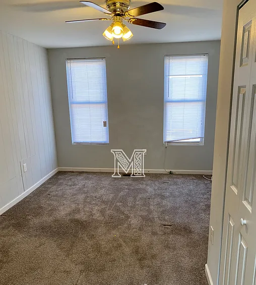 799 N Glover St — Photo 9