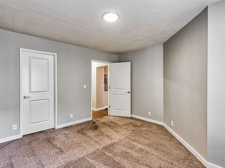 Sterling Pointe — Photo 39