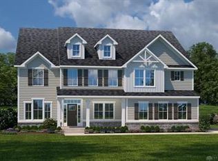 9046 Lakeside St, Tipp City, OH 45371