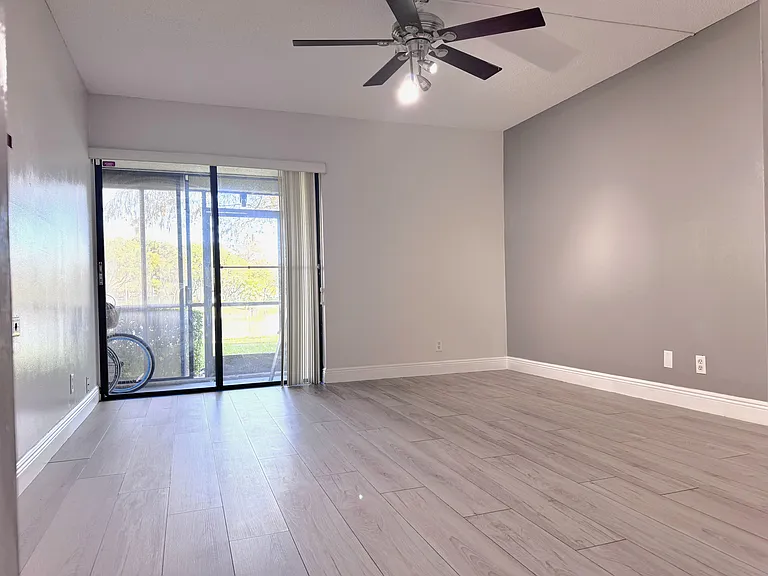 2311 S Cypress Bend Dr — Photo 19