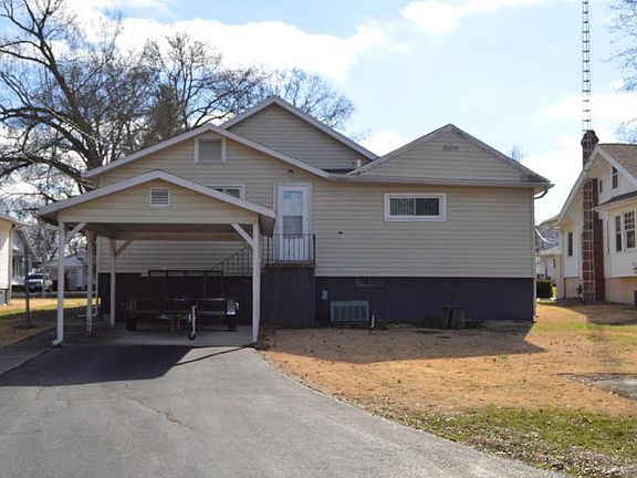 2nd image of 123 Maple St