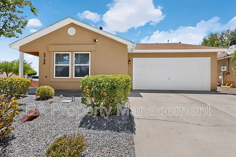 3 bed, 2.0 bath, 1216 sqft, $2,250 — Photo 2