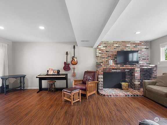 3rd image of 331 163rd Pl SE