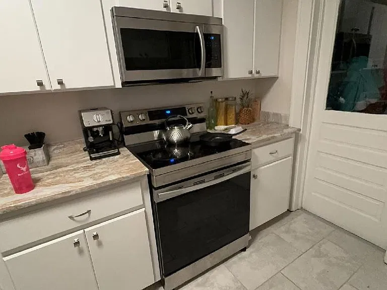 621 Saluda Ave #621 — Photo 3