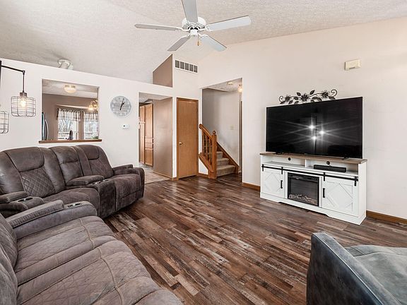 2nd image of 284 Springwood Ln