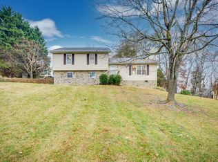 231 Kings Grant Rd, Kingsport, TN 37663