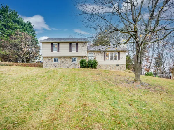 231 Kings Grant Rd, Kingsport, TN 37663