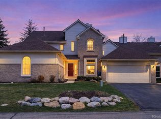 43470 Algonquin Dr, Novi, MI 48375