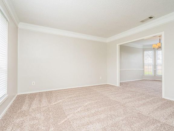 3rd image of 804 Buckeye Dr