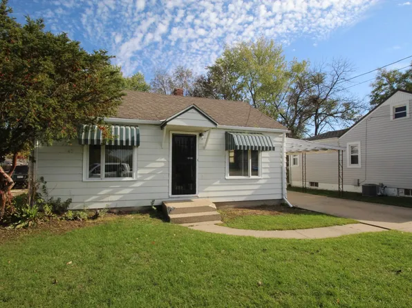 7709 N 2nd St, Machesney Park, IL 61115