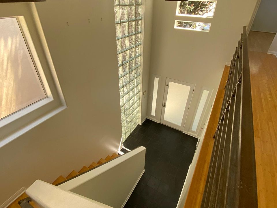 1st image of 514 N Juanita Ave #B