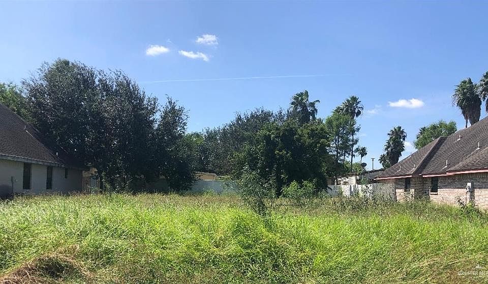 2nd image of 904 Delta Dr