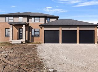 22 Gregory Ave, Kingsville, ON N9Y 0C8